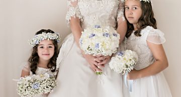 La Sposa e due teneri fiori.